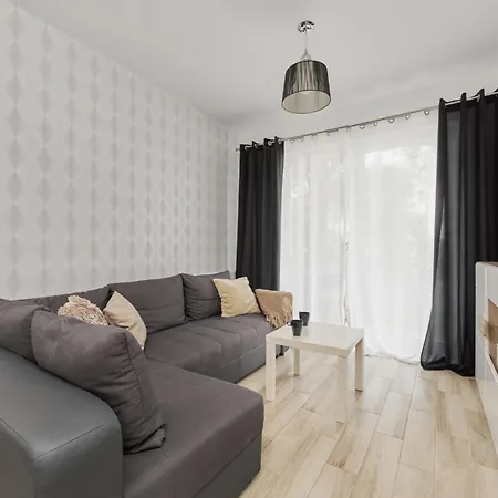 Daire Quiet With Balcony Zakladowa By Renters