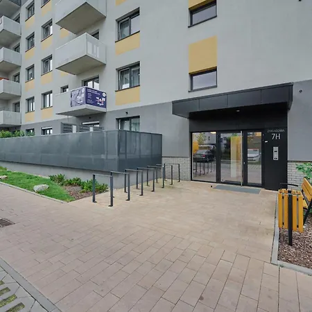 Daire Quiet With Balcony Zakladowa By Renters